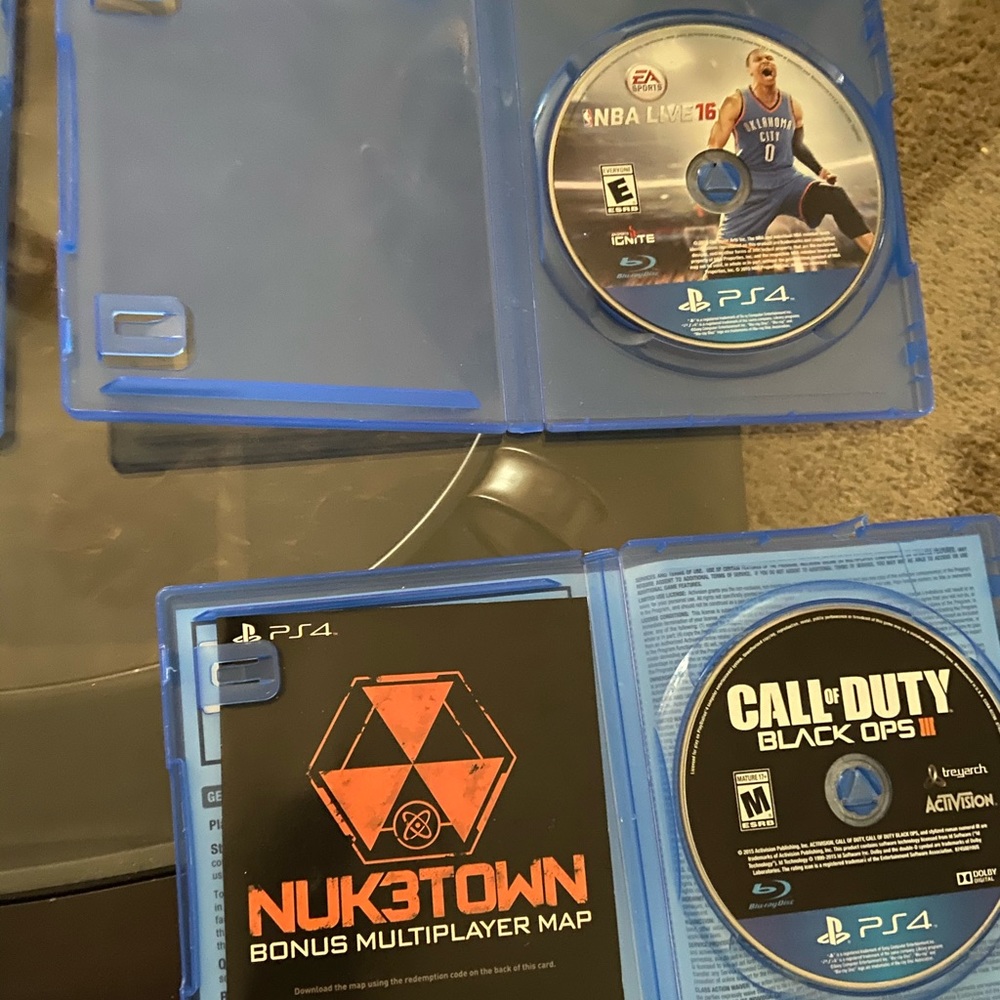 NBA live 16/ Monopoly/wwe 2k17/call of duty 3 mail